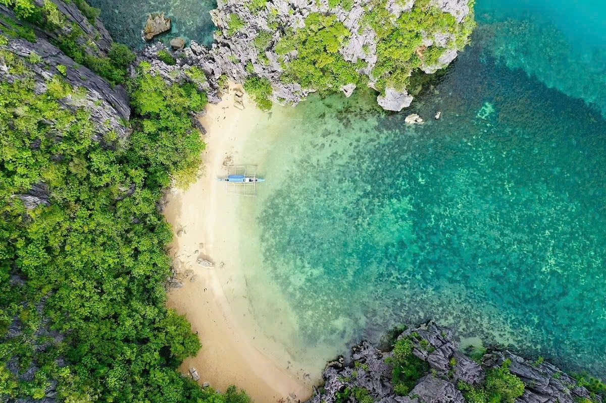 Remote Islands of the Philippines and Indonesia 19 Days